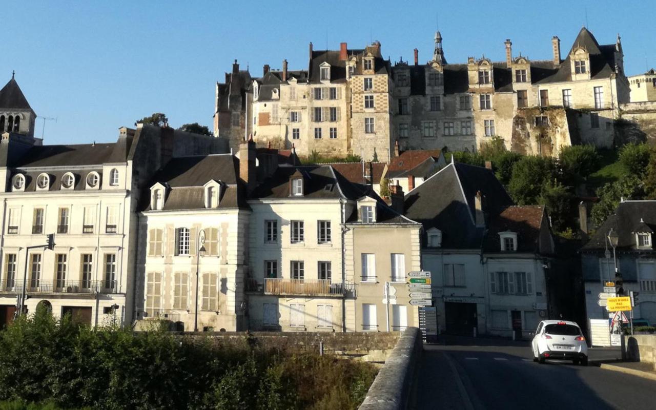 Au Pied Du Chateau Сент-Эньян Экстерьер фото